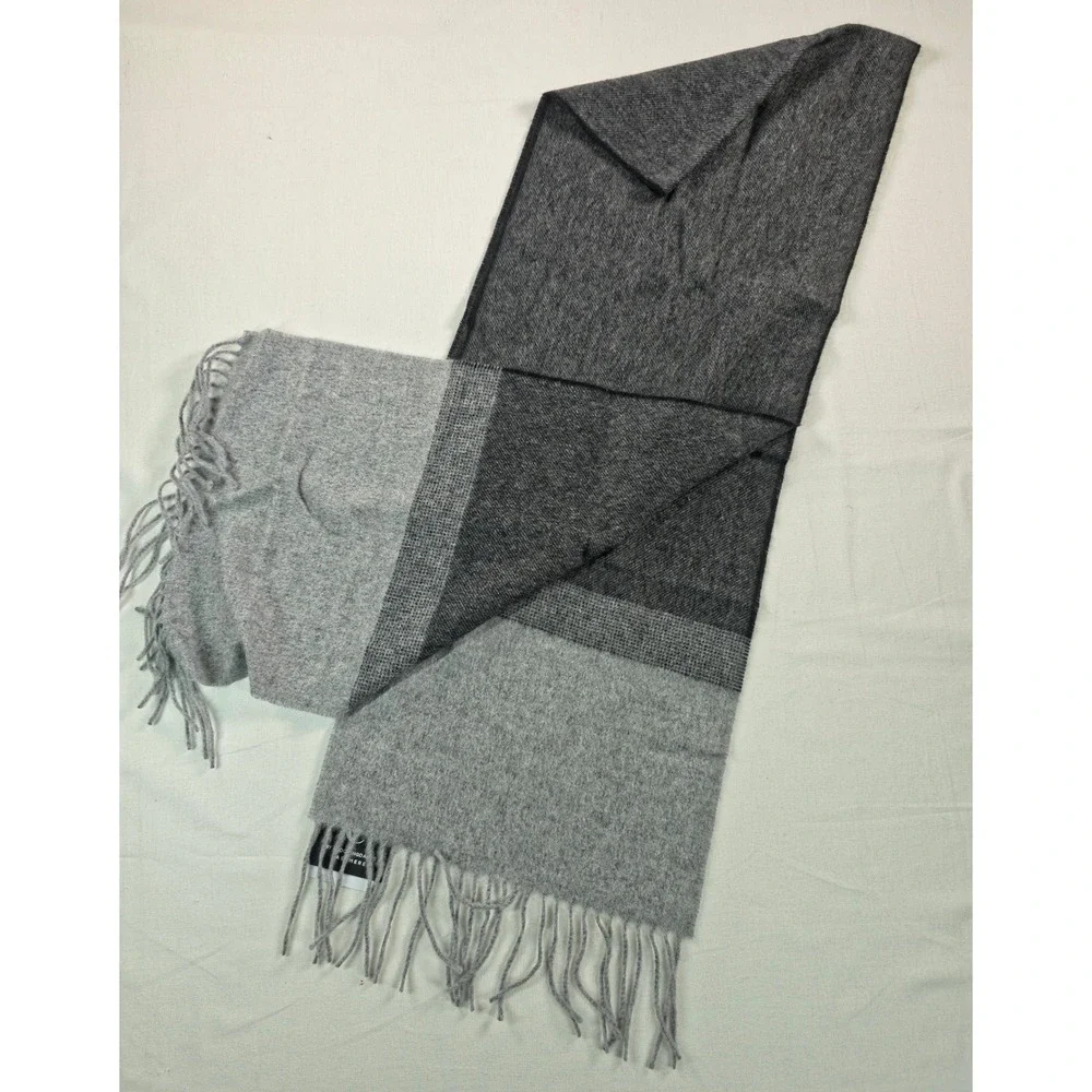 C by Bloomingdale's Womens Scarf O/S Grey 100% Cashmere Fringed Luxe Luxury NWT